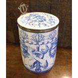 A good Victorian lidded tankard attractively decor