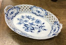 MEISSEN: An attractive two handled blue and white