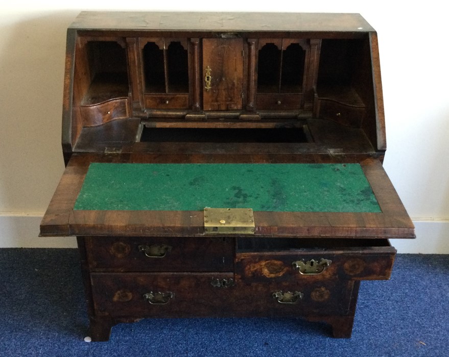 An early George II figured walnut bureau on bracke - Image 3 of 3