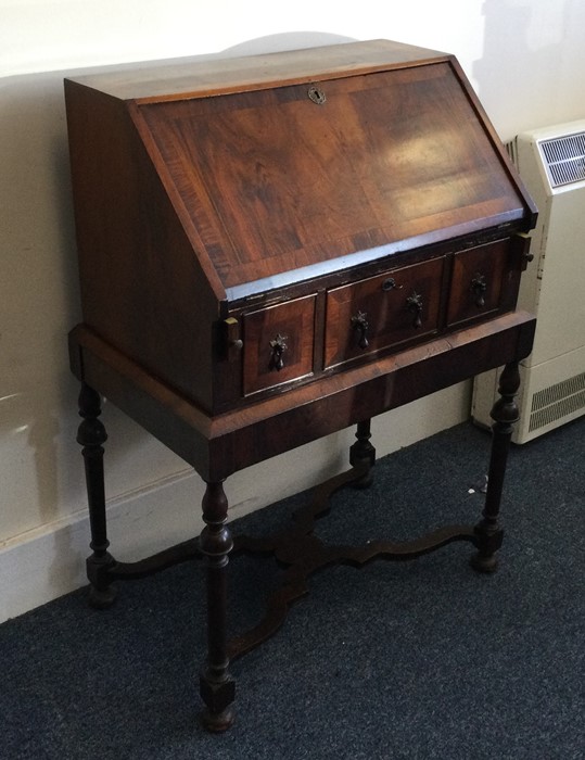 A good early Georgian three drawer bureau with ven - Image 2 of 4