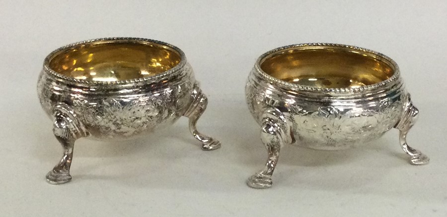 A good pair of engraved silver salts with gilt int - Image 2 of 2