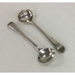 A good pair of George III silver salt spoons. Lond