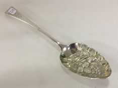 A good quality OE pattern silver berry spoon of ty