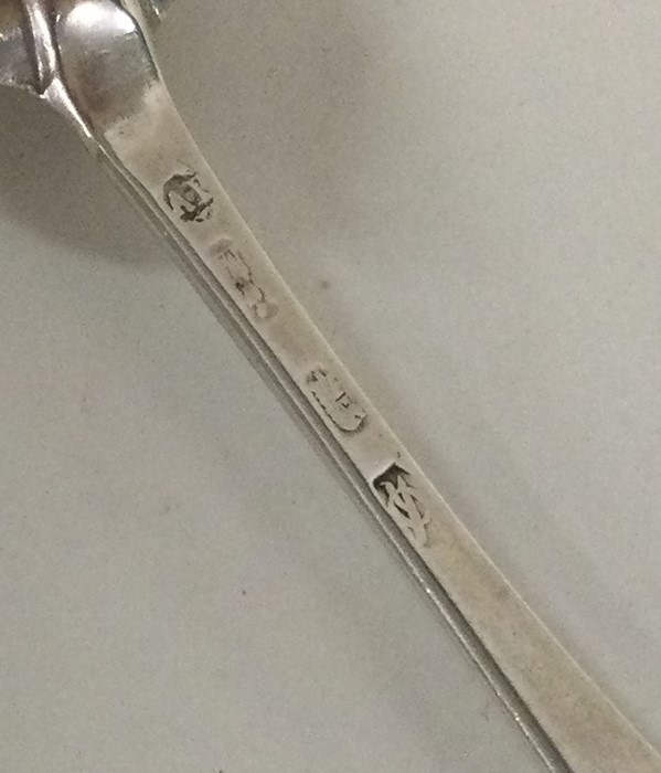 A rat tail and Hanoverian pattern silver spoon. Lo - Image 2 of 2