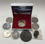 A group of commemorative and Proof coins to includ