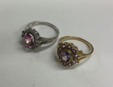 An amethyst cluster ring in 9 carat (approx. 2 gra