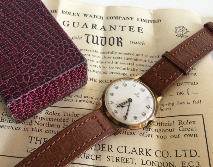 TUDOR ROLEX: A gent's 9 carat wristwatch on leathe - Image 2 of 2