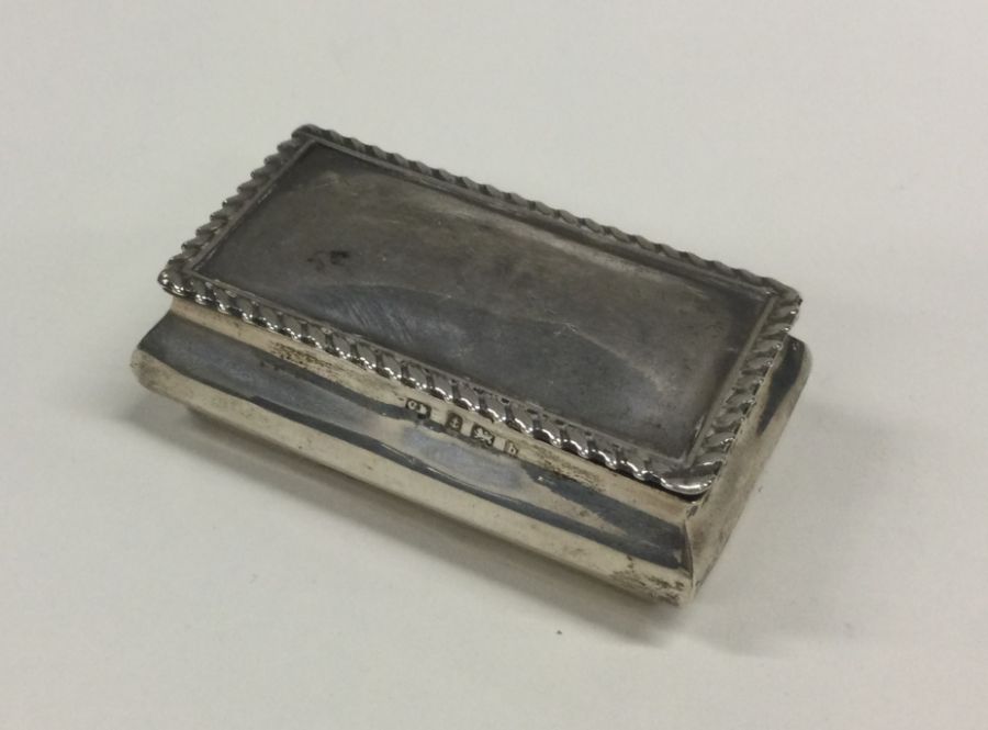 A good quality shaped silver snuff box. Birmingham