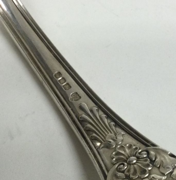 A heavy large Edwardian silver ladle with shell de - Image 3 of 3