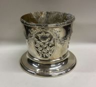 A good quality American silver flower holder decor