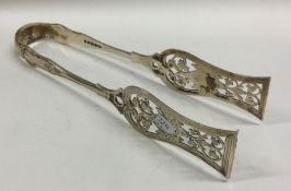 A large pair of Kings' pattern silver chop servers