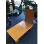 A Geprufte Sicherheit 150kg Hydraulic Scissor Lifting Table. Est. £30 - £50.