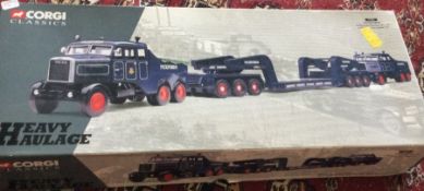 A boxed Hornby 'Heavy Haulage' set. Est. £15 - £20