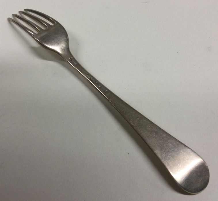 A Georgian silver Hanoverian pattern dessert fork - Image 3 of 6