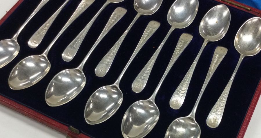 A good set of twelve bright cut silver spoons in f - Image 4 of 4