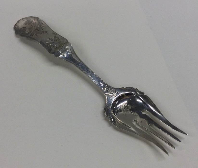 A Dutch silver engraved fork. Approx. 17 grams. Es - Image 4 of 4