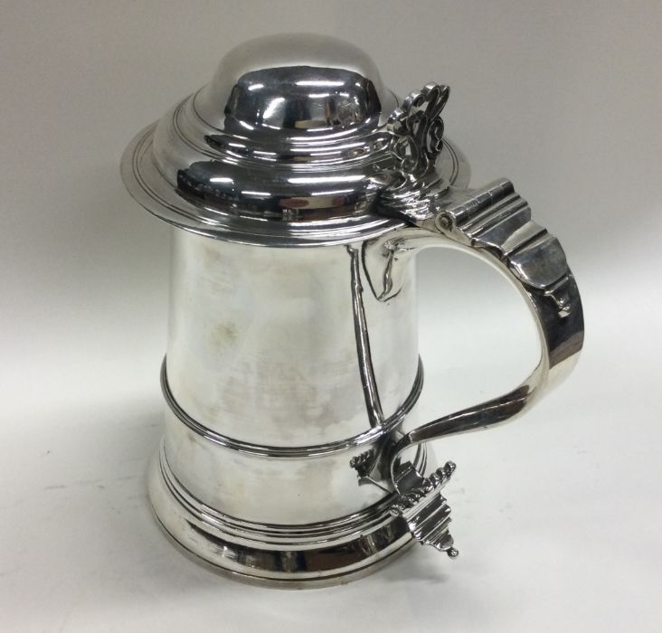 A good Georgian silver dome top lidded tankard on - Image 2 of 6