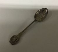 A heavy cast silver Royal Jubilee spoon of texture