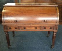 A good Victorian cylinder top desk. Est. £80 - £12