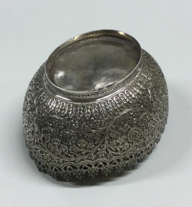 An Indian shaped silver bonbon dish with floral de - Image 2 of 4