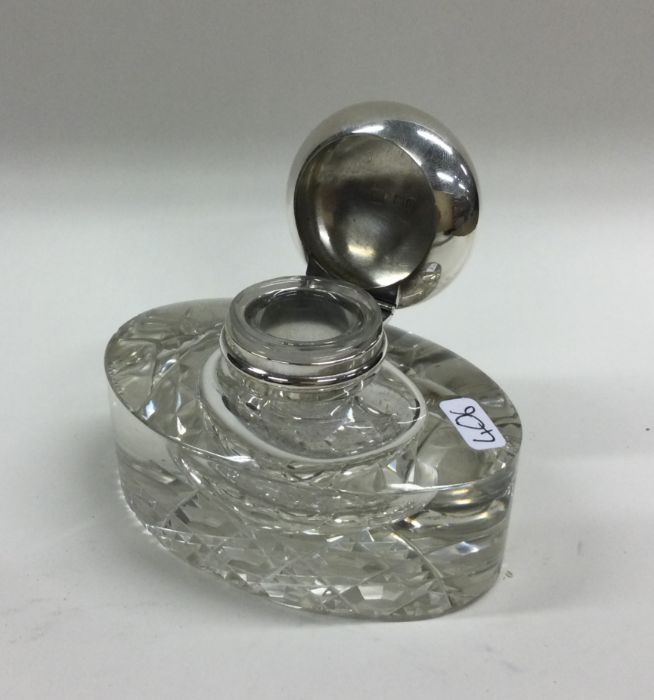 An attractive oval glass and silver mounted inkwel - Image 3 of 4