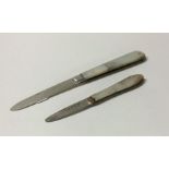 Two silver and MOP fruit knives. Approx. 40 grams.