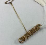 A heavy gold curb link bar brooch. Approx. 6 grams