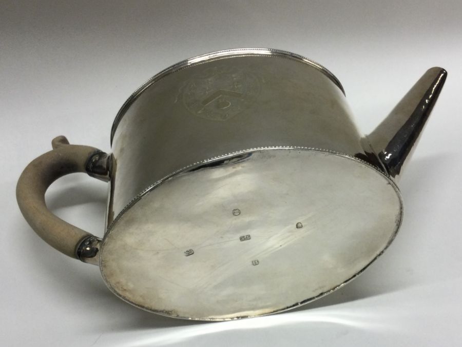 HESTER BATEMAN: A good shaped Georgian silver teap - Image 3 of 3