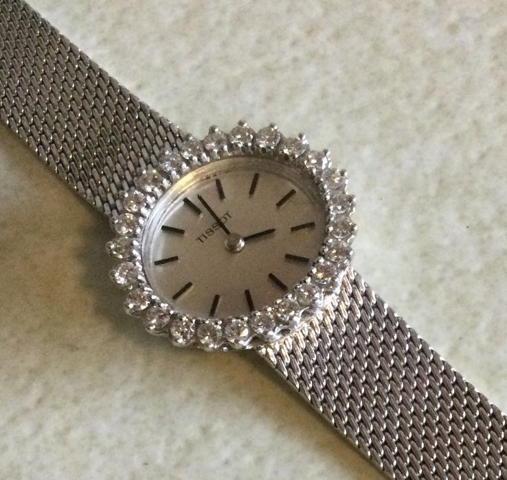 A heavy 14 carat TIssot wristwatch. Approx. 28 grams. - Image 2 of 2