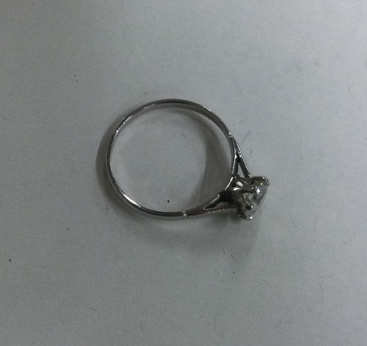 A good diamond single stone ring in platinum claw - Image 3 of 3