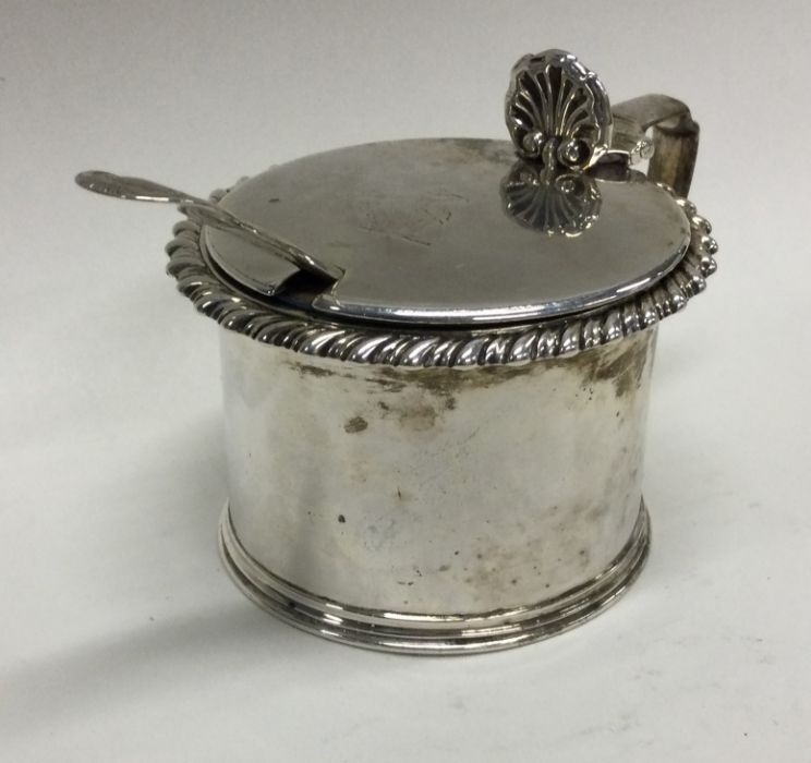 A heavy Georgian silver hinged top mustard with ga - Image 2 of 3