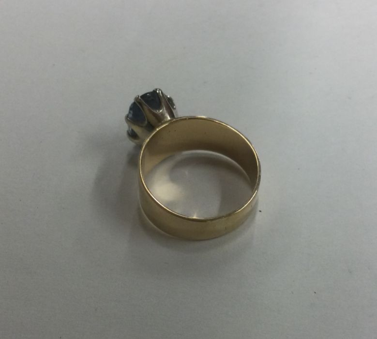 A French sapphire single stone ring in 18 carat go - Image 2 of 3