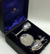 A good cased silver three piece companion set. Lon