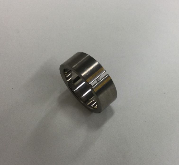 A gold mounted diamond set ring. Approx. 6 grams. - Image 2 of 2