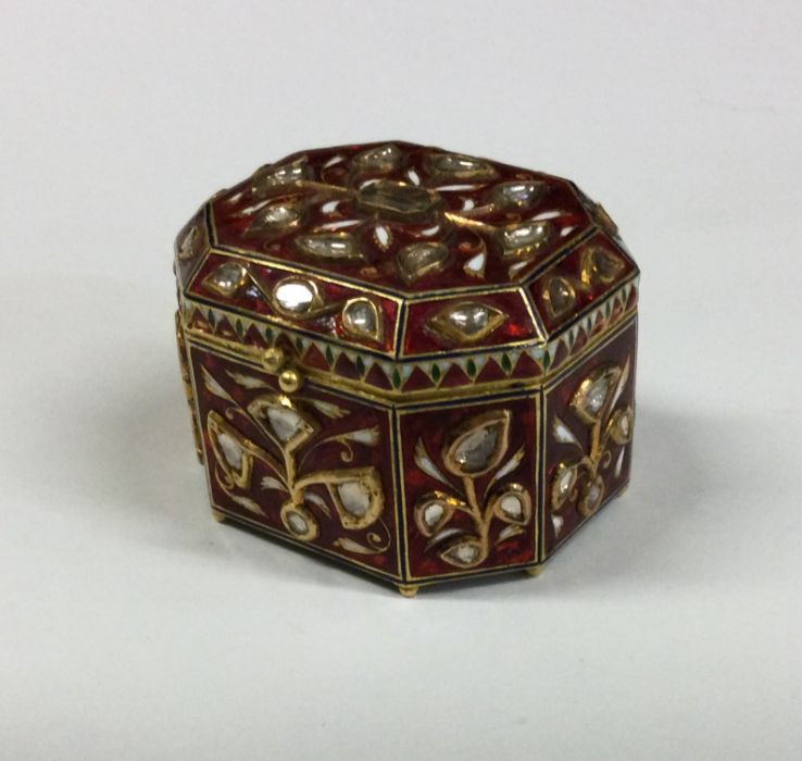 A heavy 21 carat gold Indian casket shaped pill bo