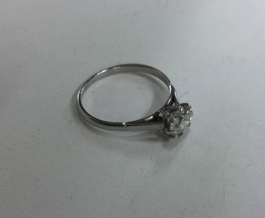 A good diamond single stone ring in platinum claw - Image 2 of 3