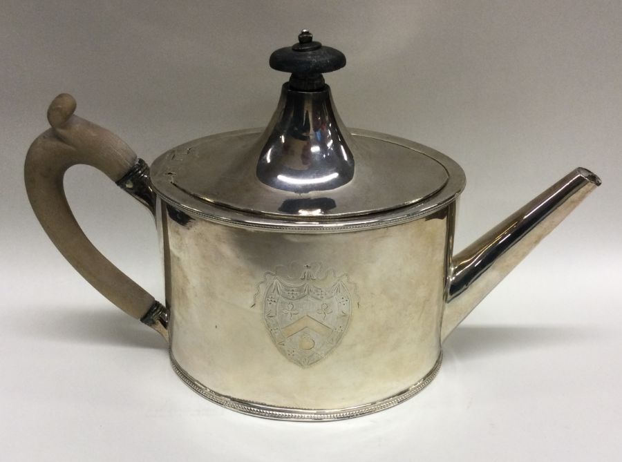 HESTER BATEMAN: A good shaped Georgian silver teap - Image 2 of 3