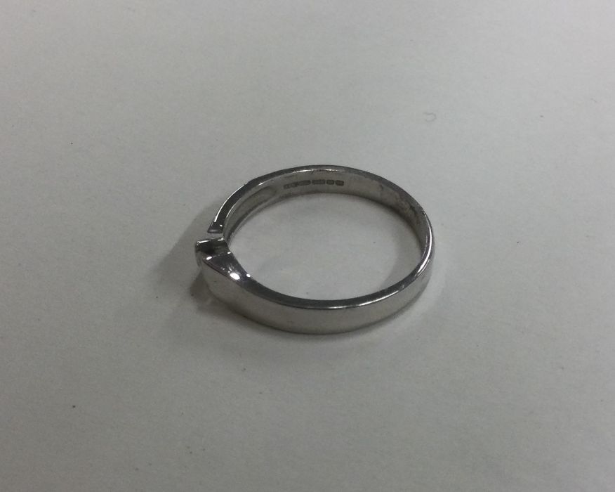 An unusual diamond single stone ring of plain form - Image 2 of 2