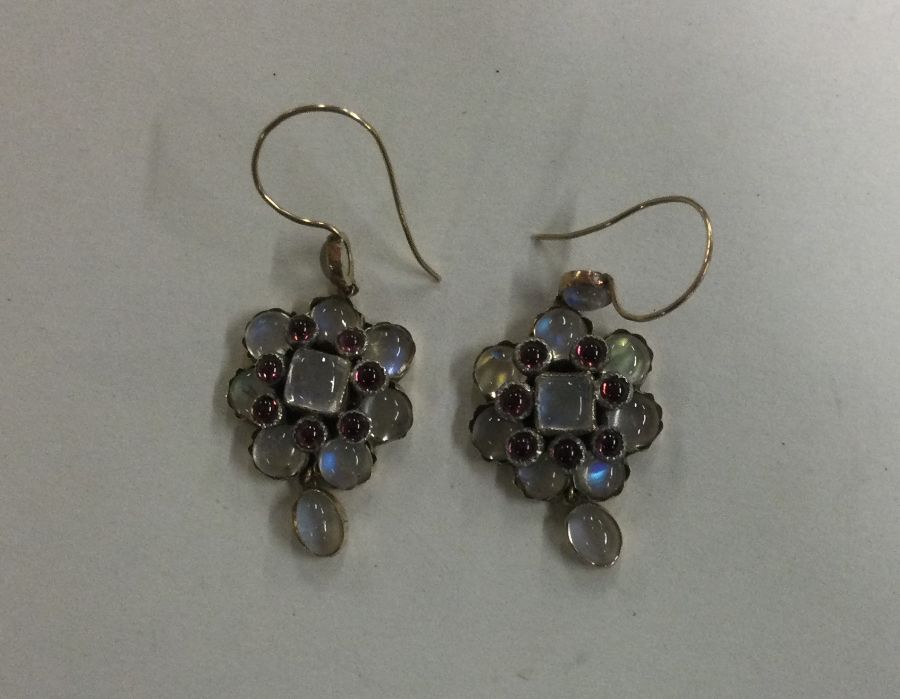 A good pair of moonstone earrings with loop tops s - Image 2 of 3