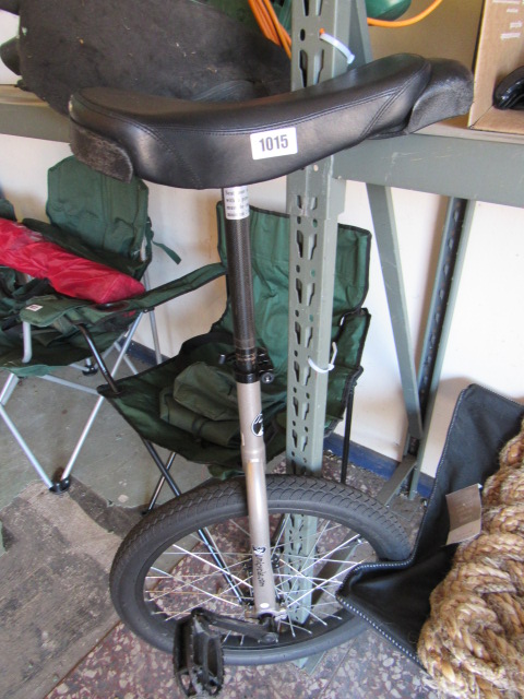 Unicycle and box of B-Square protective pads