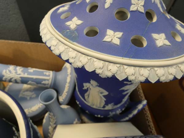 2 boxes containing a large quantity of blue and basalt glazed Wedgwood Jasperware - Image 6 of 6