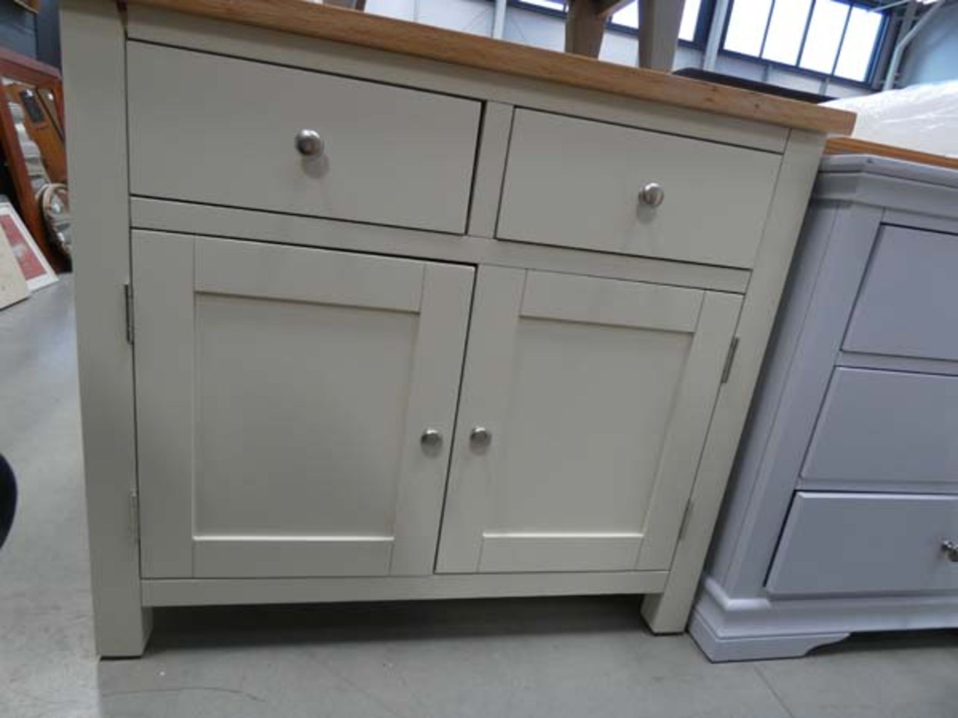 88 - Salisbury Ivory Painted Oak Small Sideboard (14)