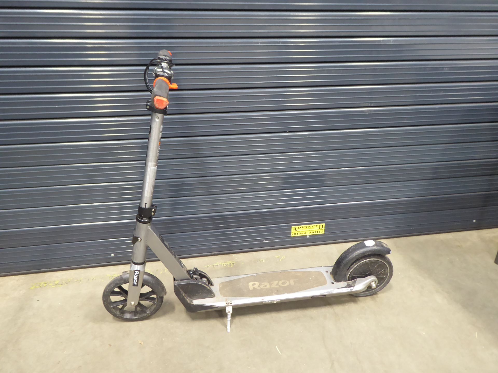 Boxed Razor electric scooter with charger - Image 2 of 2