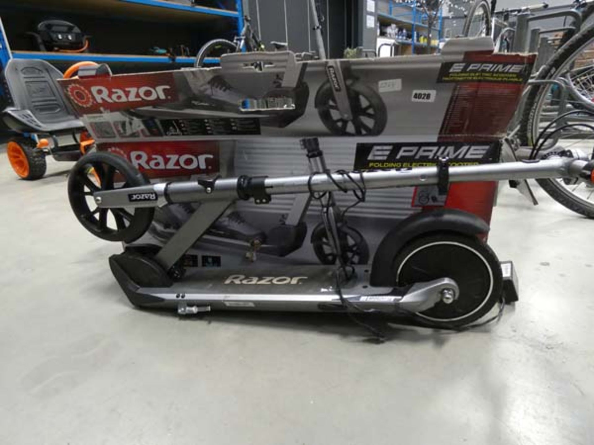 4029 Razor electric scooter with charger