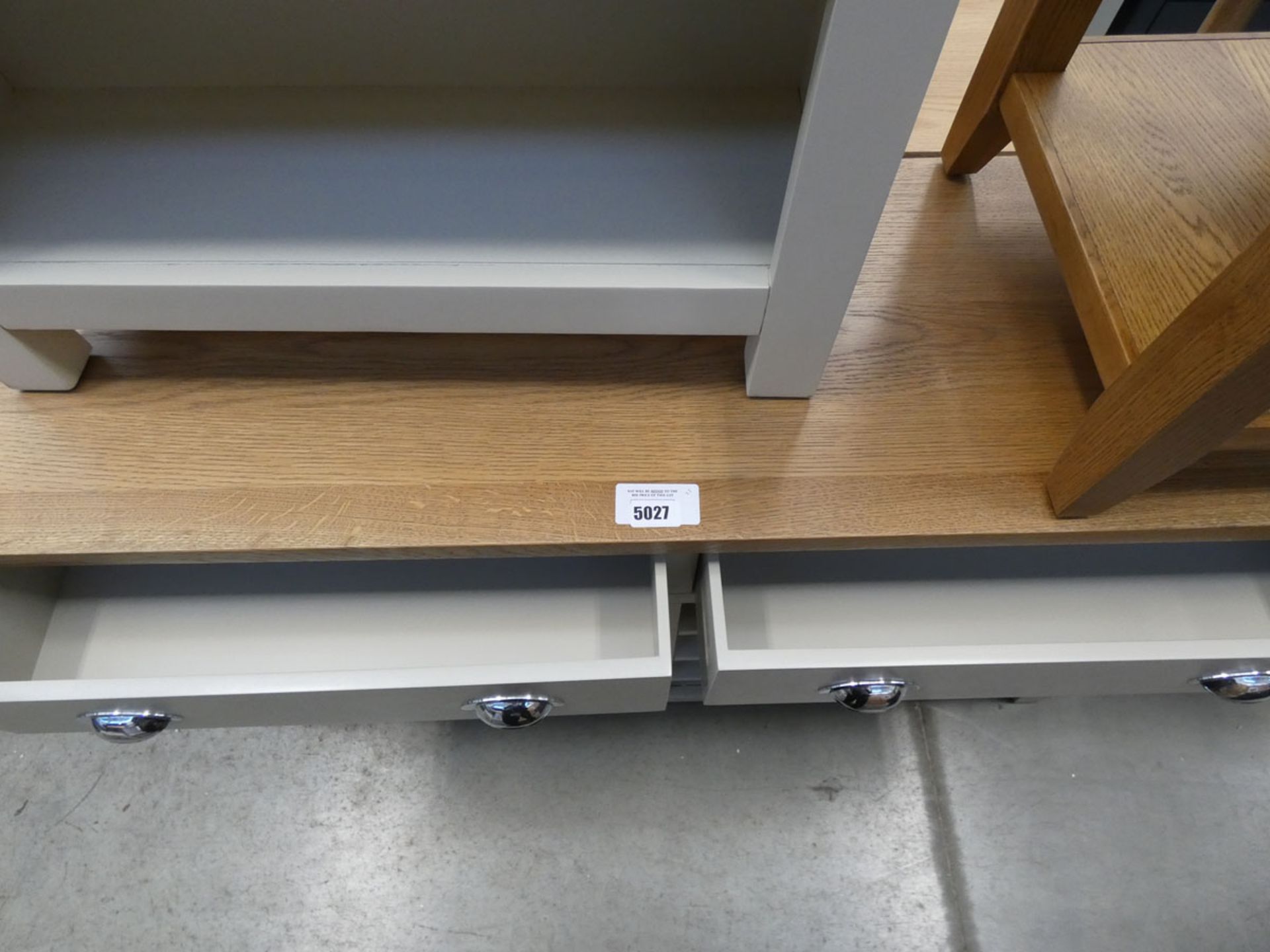 Grey painted oak sideboard with wine rack, 2 large drawers and single door cupboards under (23) - Image 3 of 6