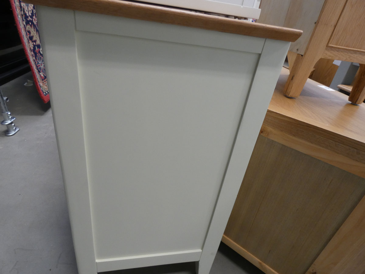 Cream painted oak sideboard with 2 large drawers and 2 pairs of cupboards under (48) - Image 6 of 6