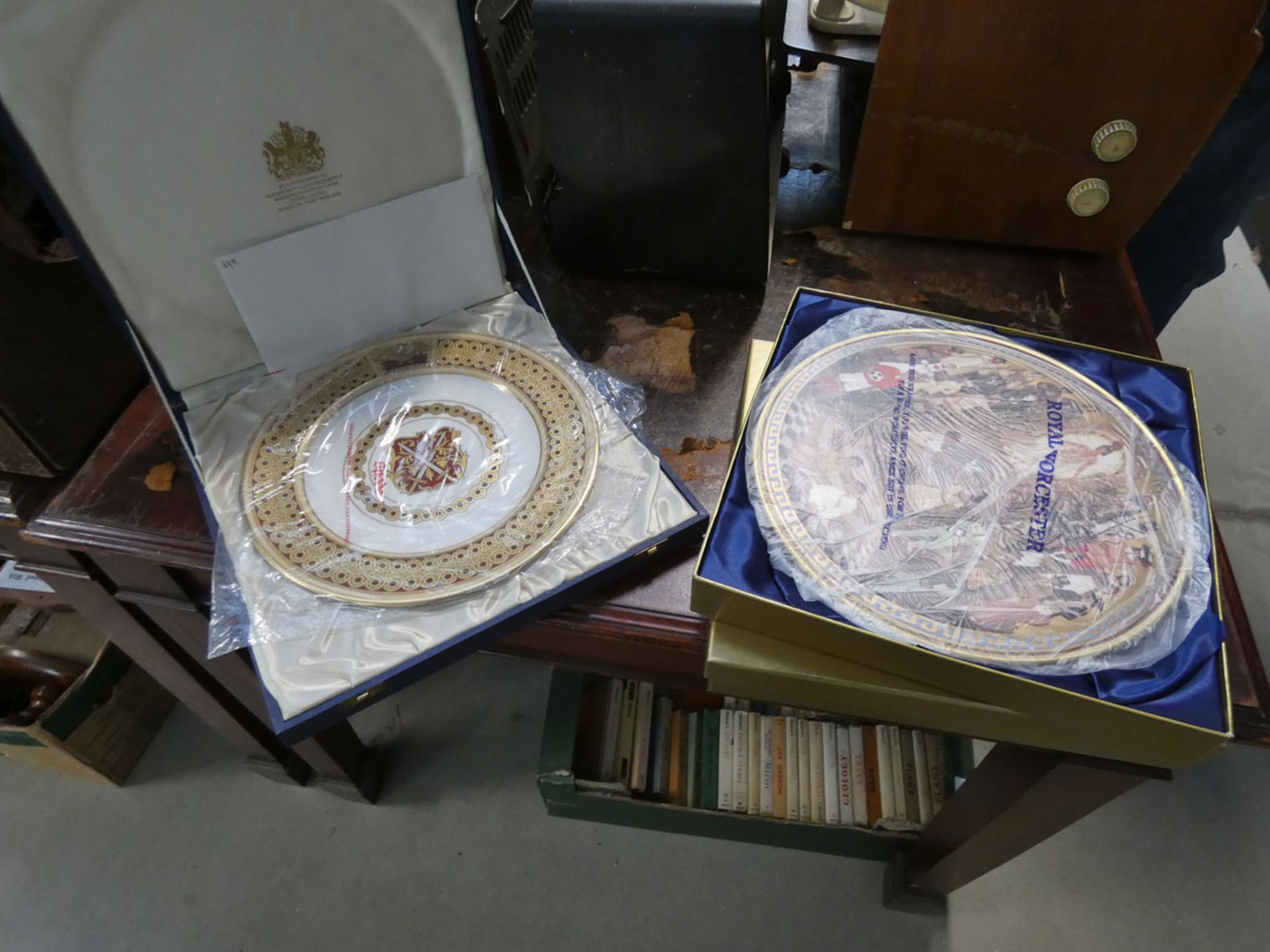 2 Royal Worcester cake plates, plus a Spode collector's plate