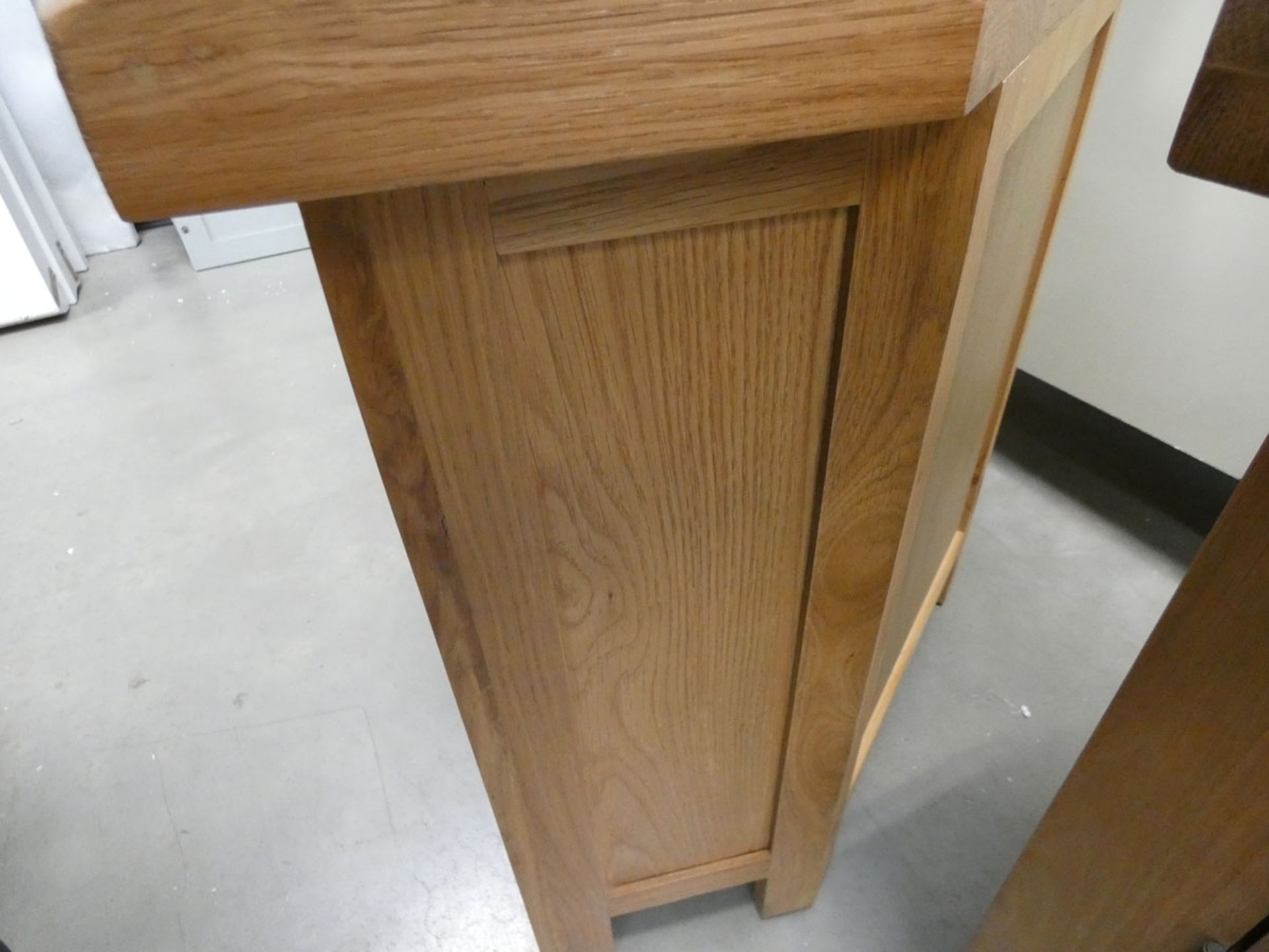 Oak corner TV audio cabinet with shelf and 2 door cupboard under (13) - Image 3 of 4
