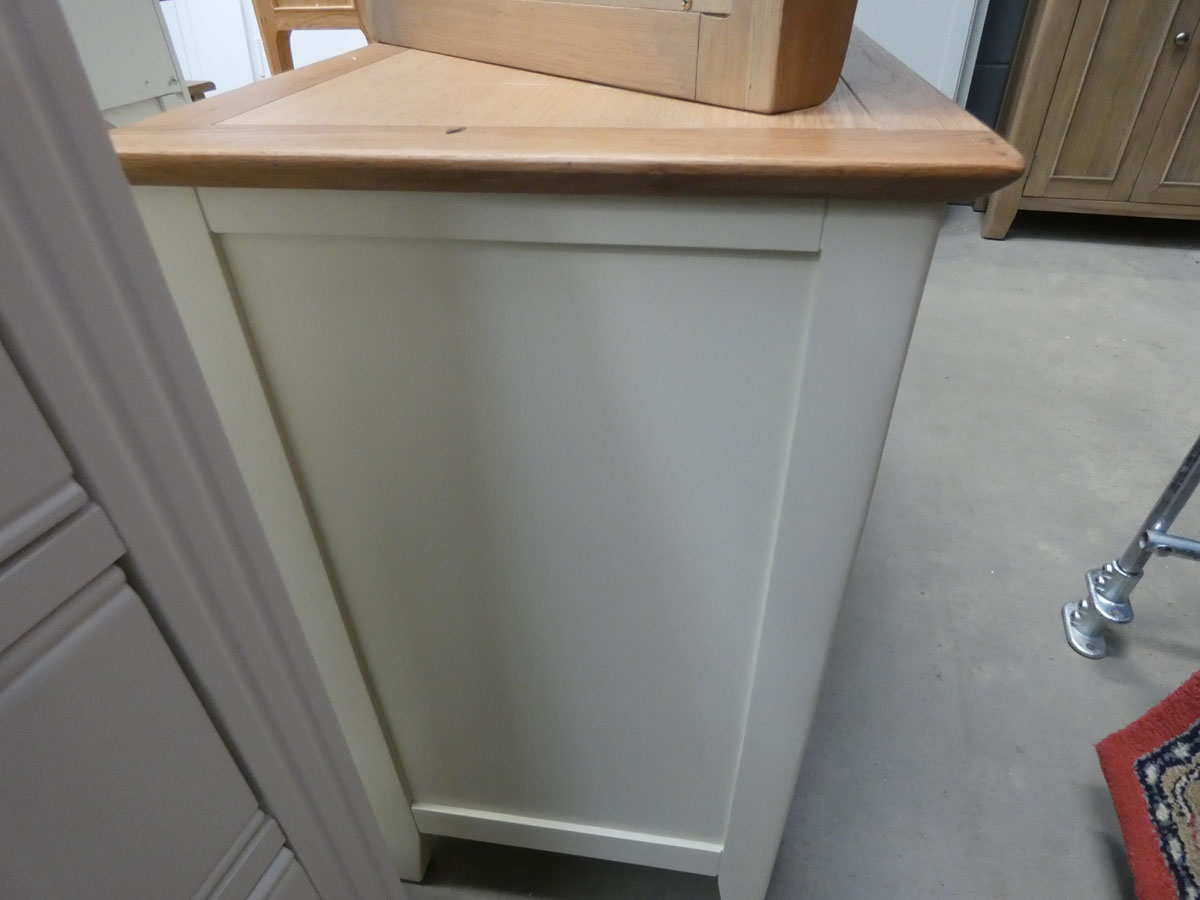 Cream painted oak sideboard with 2 large drawers and 2 pairs of cupboards under (48) - Image 5 of 6