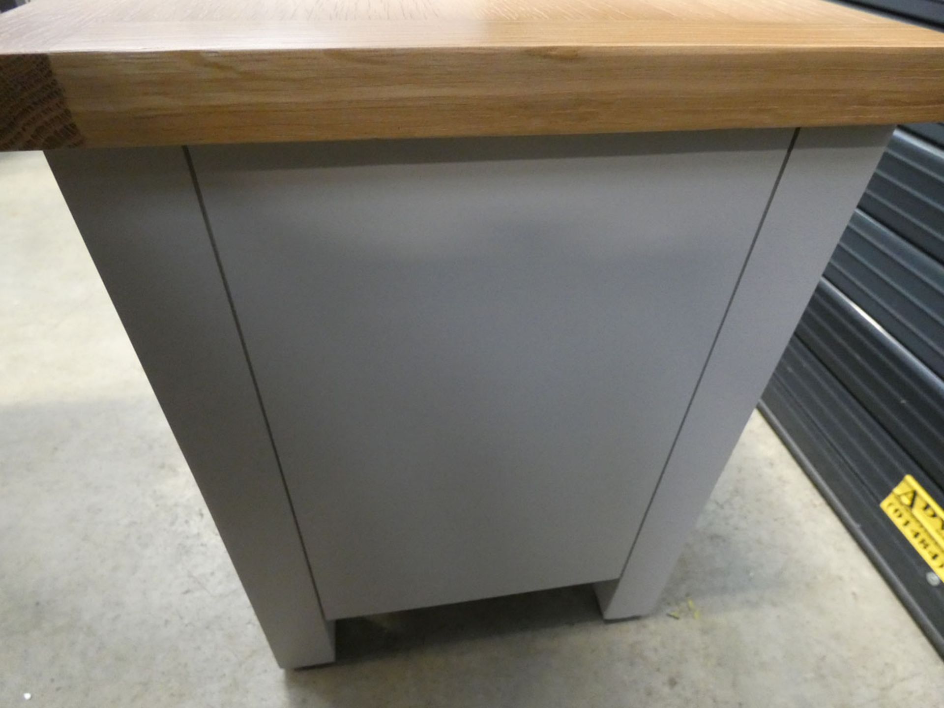 Grey painted oak medium sized TV audio cabinet with 2 cupboards (25) - Image 6 of 6